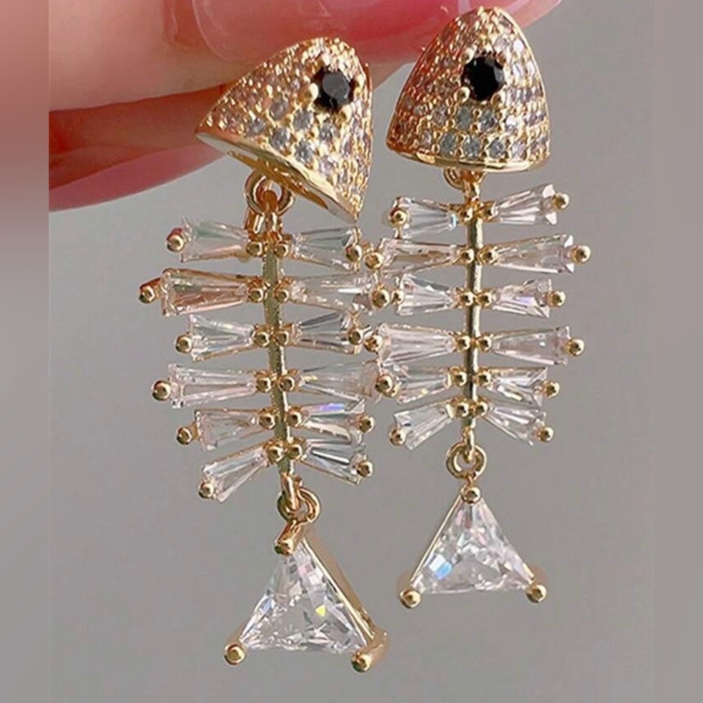New - Fishbone Pendant Drop Earrings - Picture 3 of 4